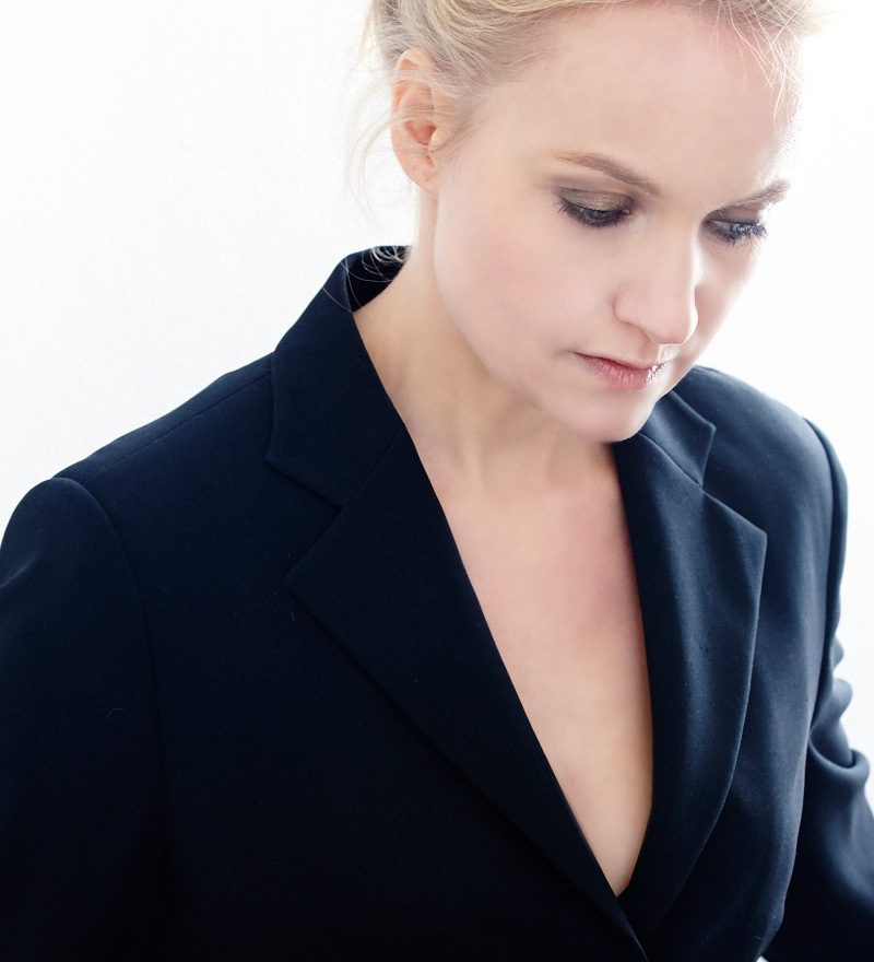 Eva Herzig Logo Black